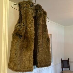 Lands End Kids Faux Fur Vest. Like new. Girls Medium